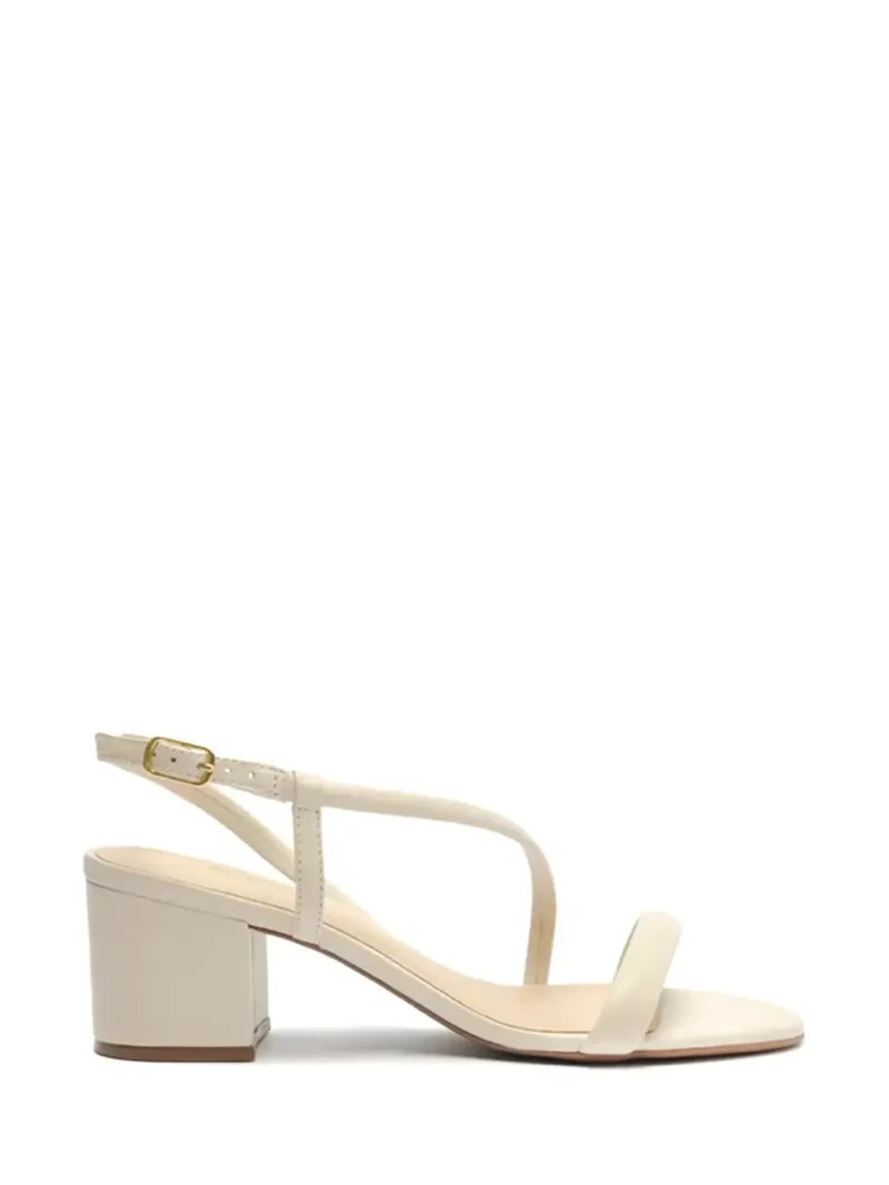Sandália em Pele Off-White com Duas Tiras e Salto em Bloco