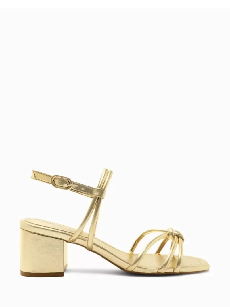 Sandália em Pele Dourada com Múltiplas Tiras e Pormenor de Nó
