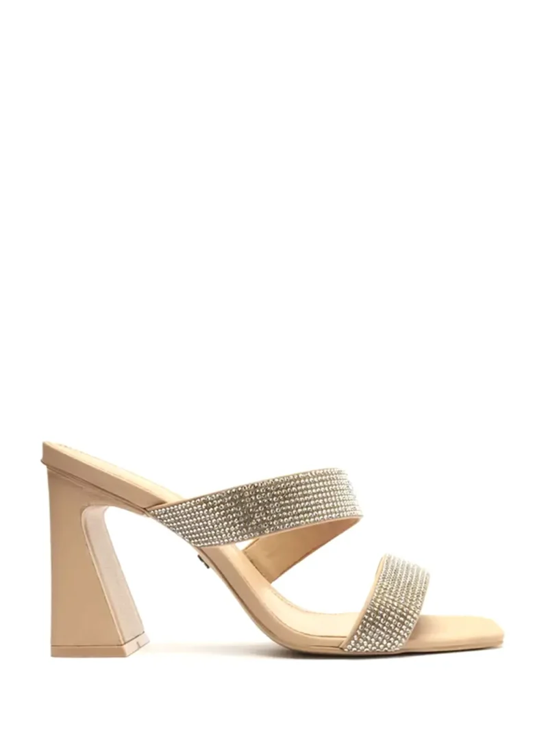 Sandália em Pele Beige com Duas Tiras e Aplicação de Cristais