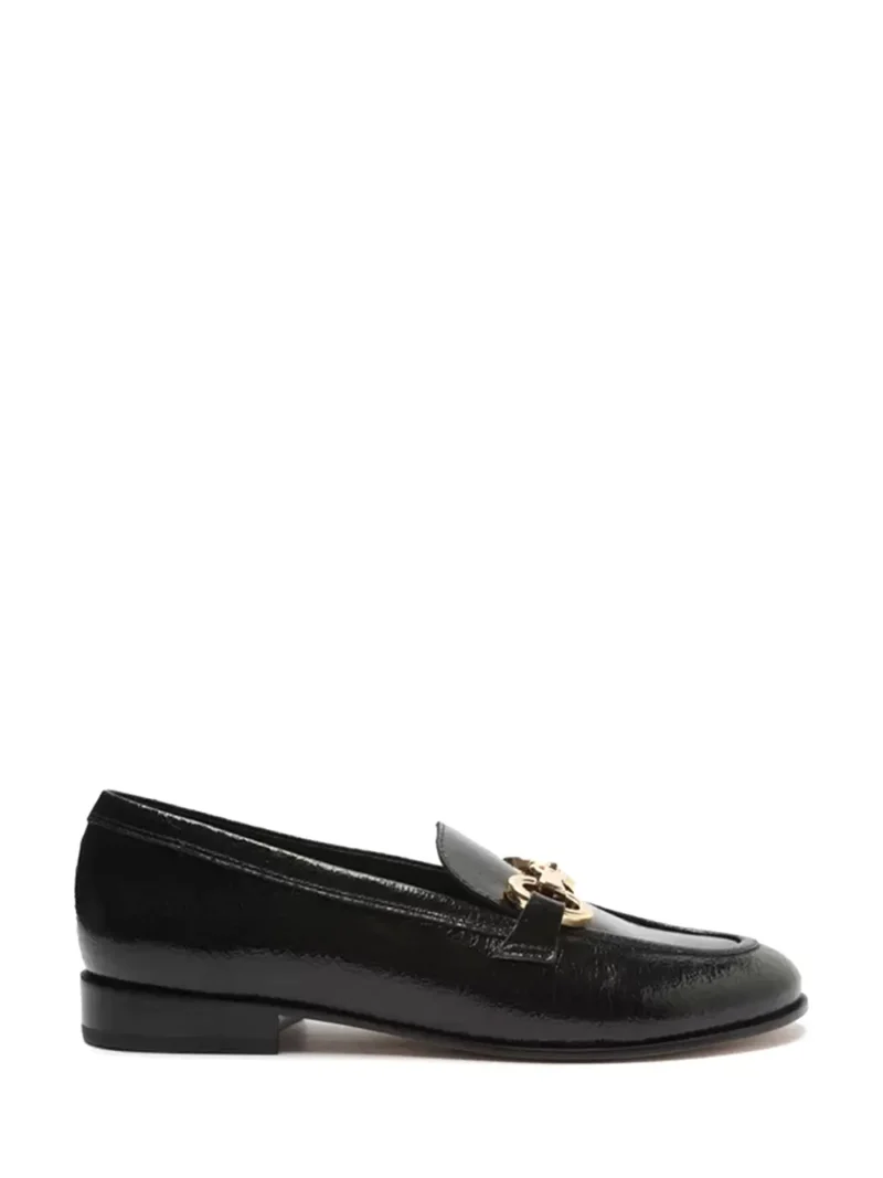 Loafer Preto em Pele e Pormenor na Biqueira