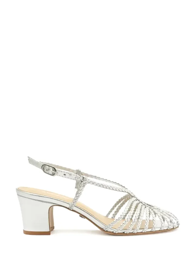 Sandália em Pele Prata com Múltiplas Tiras Entrançadas