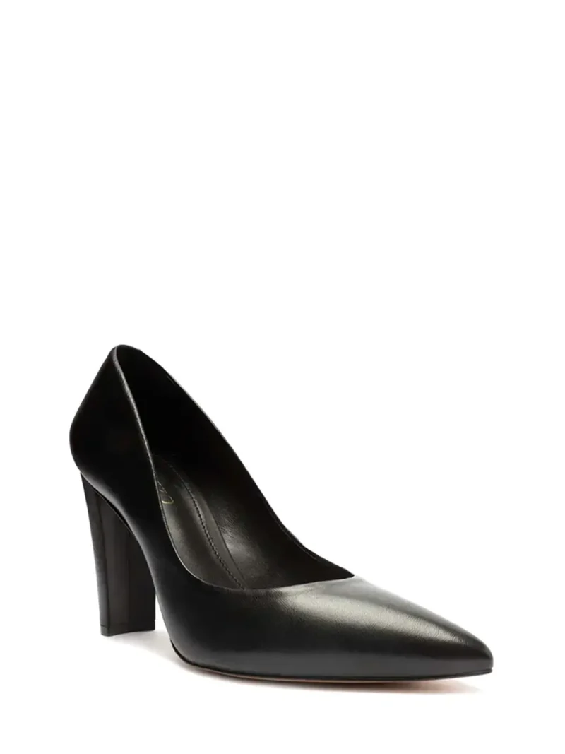 Alternative view of Scarpin Preto em Pele com Biqueira Fina e Salto em Bloco