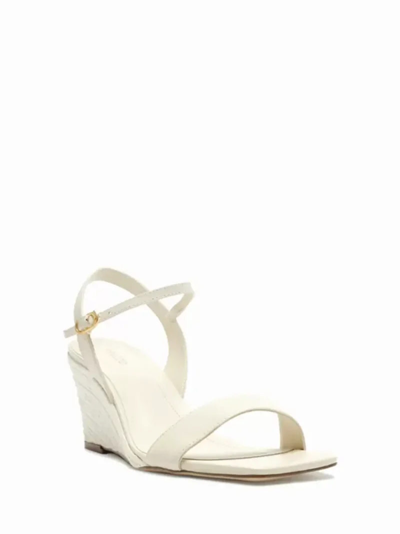 Alternative view of Sandália em Pele Branca com Tira Única e Salto Cunha