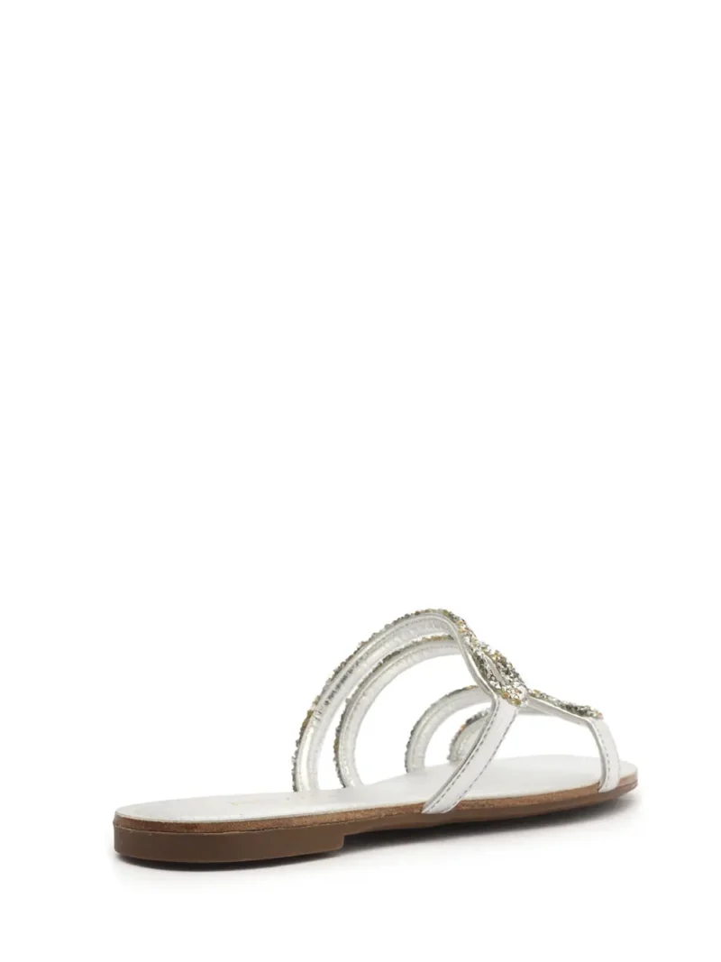 Alternative view of Sandália Rasa em Pele Prata e Tiras com Pormenor de Strass