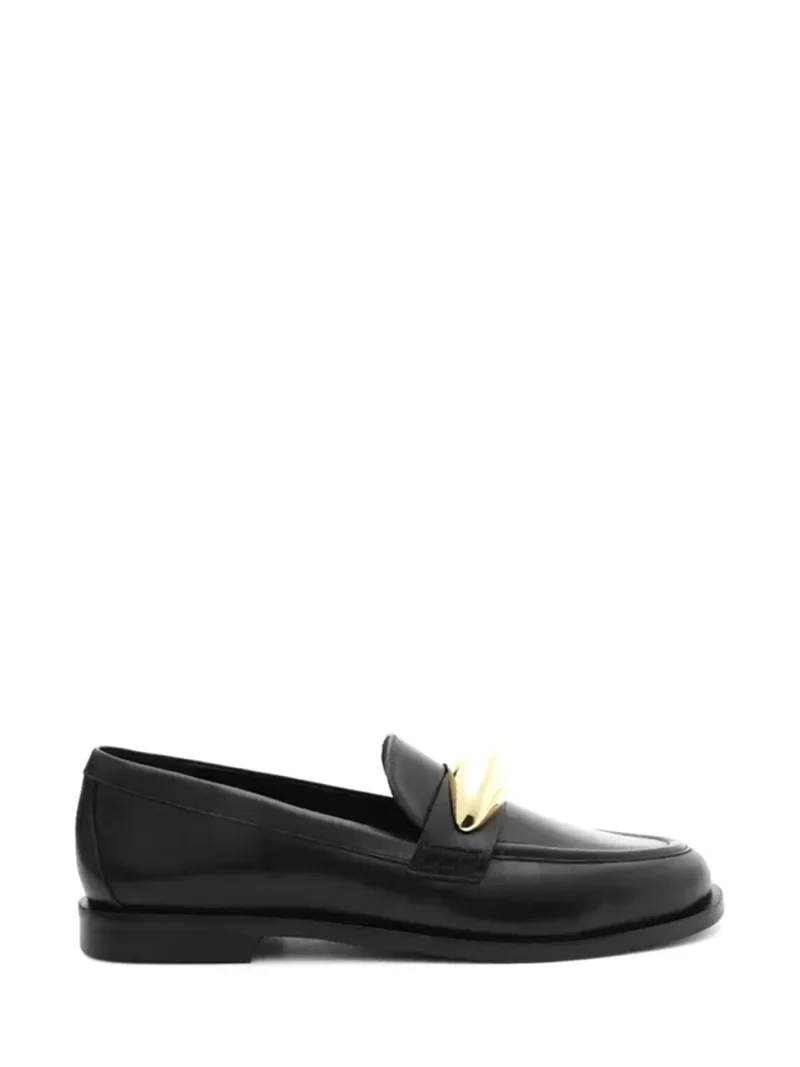 Loafer Preto em Pele com Pormenor de Metal Silvia Braz