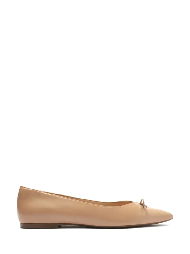 Sabrina em Pele Beige e Laço
