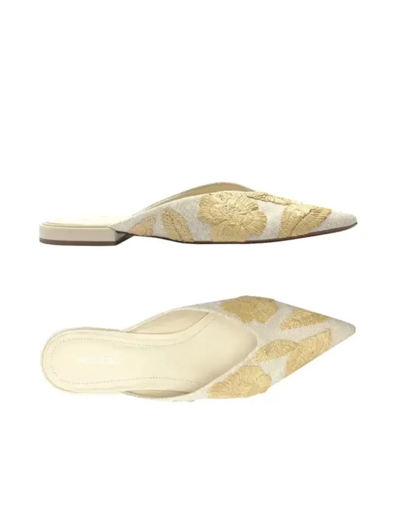Mule em Pele Beige e Bordado Floral - Image 4