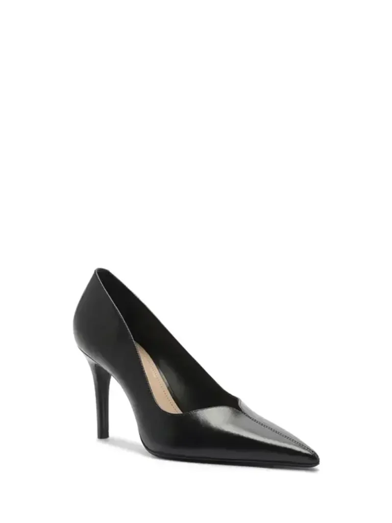 Alternative view of Scarpin Preto em Pele