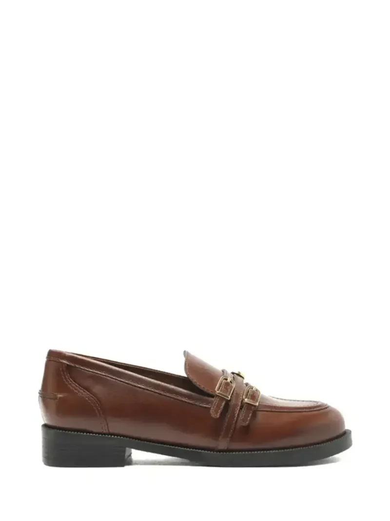 Loafer em Pele Castanha e Fivelas