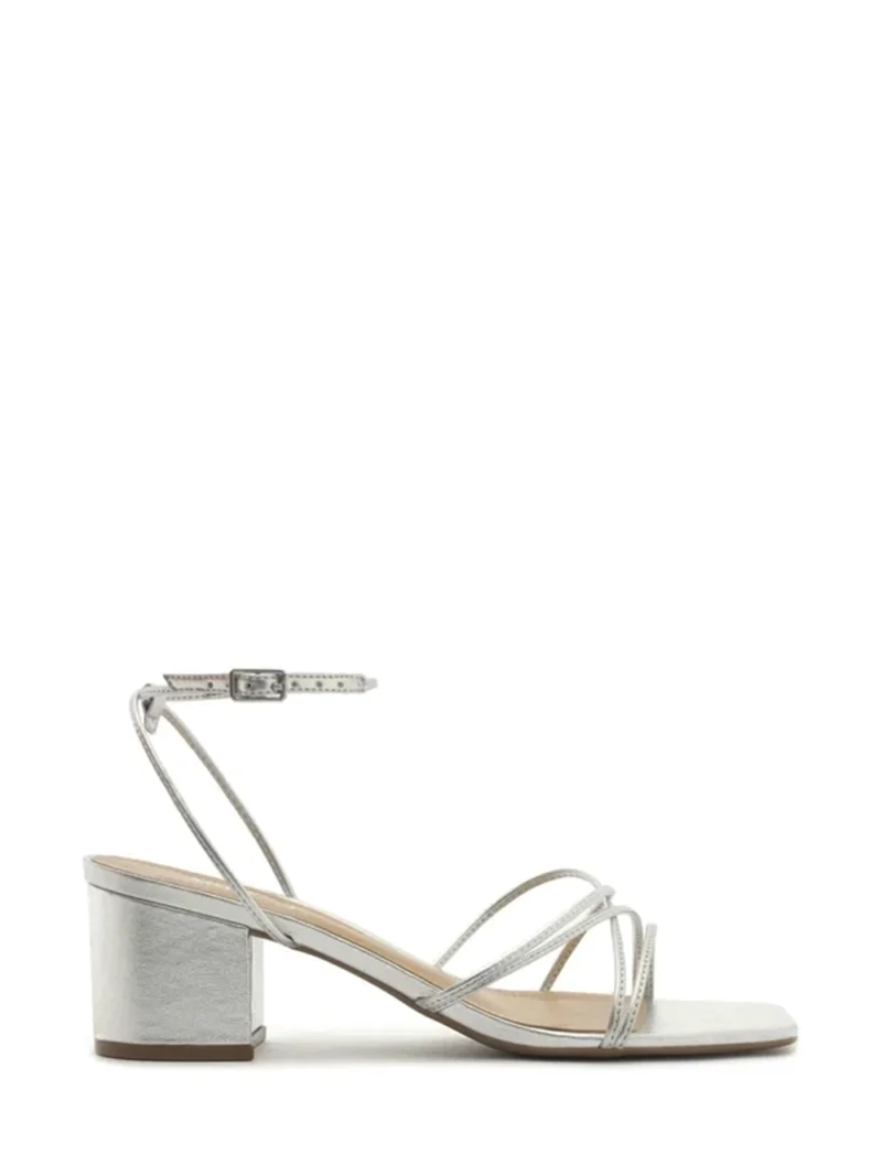 Sandália em Pele Prata e Tiras Finas